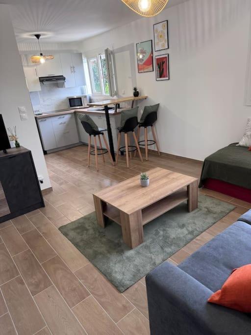 Bord De Apartment *